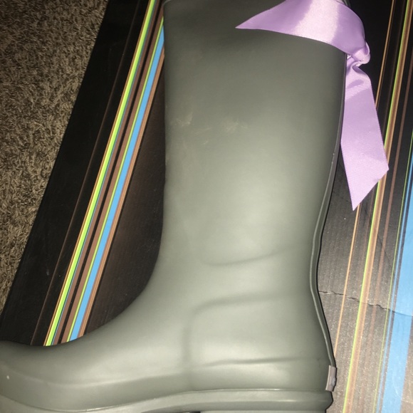 Lemon Rain Boots - Picture 7 of 7